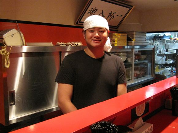 麺屋　北斗　店長の毛（モウ）さん