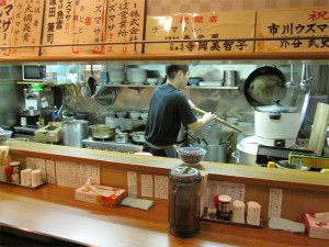 市川ウズマサ　店長の背中